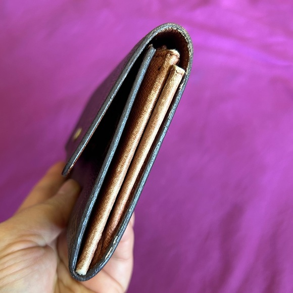 Authentic LV Wallet - Picture 5 of 5